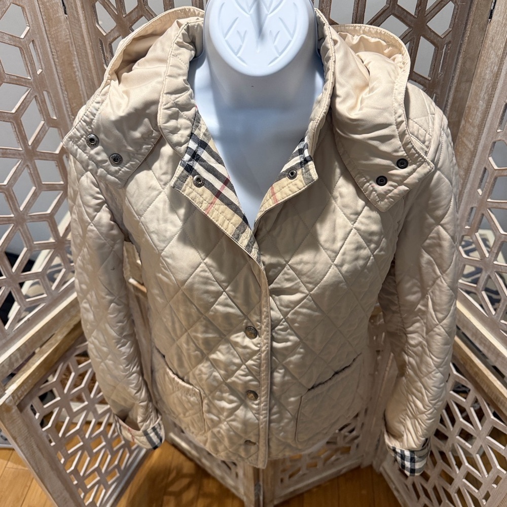 Burberry London Women's Quilted Jacket Full Snap Jacket Hooded Size Small - Picture 3 of 16